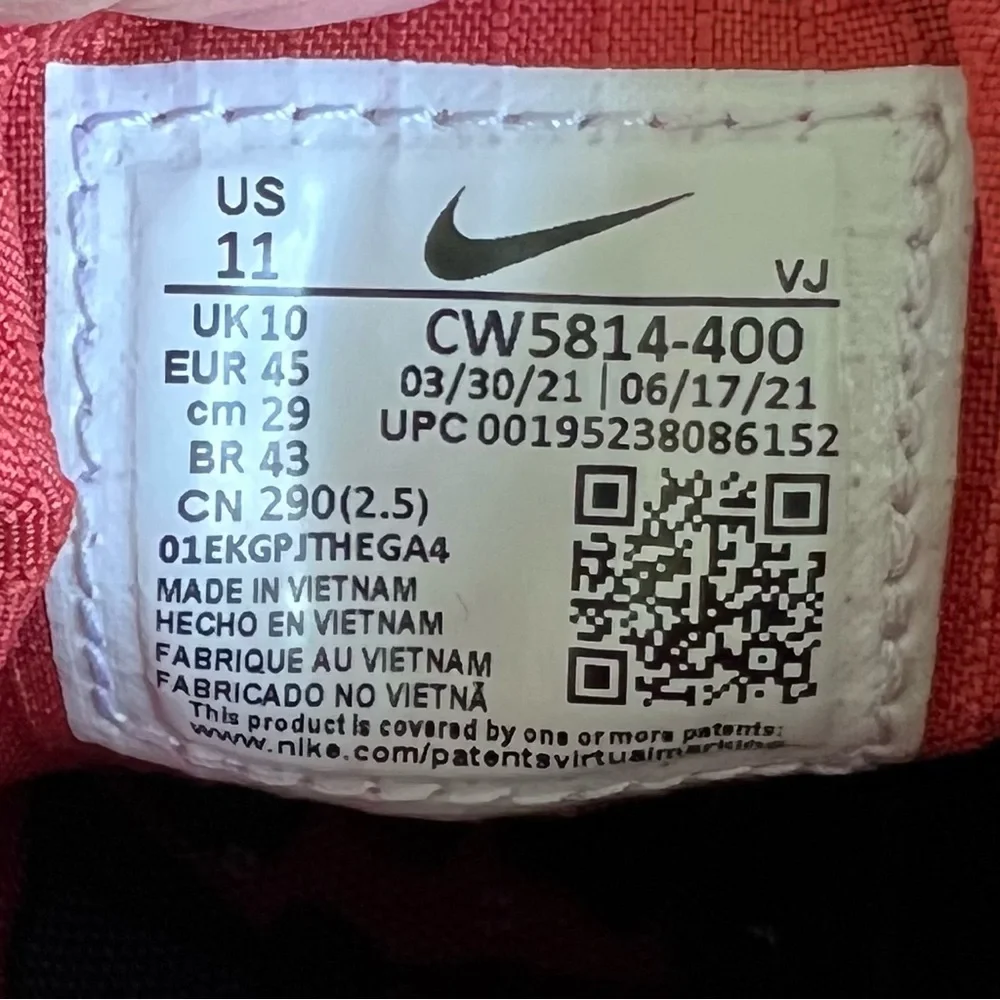 Nike Men's Navy Blue and Red Athletic Shoes